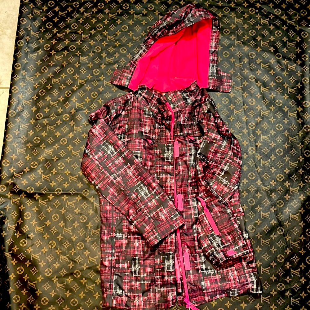 Yigga 152 girls jacket/ raincoat size 15 pink and black great condition